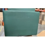 Friseurstuhl CUBE BLACK - samt grün - Zweite Wahl!