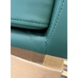 Friseurstuhl CUBE BLACK - samt grün - Zweite Wahl!