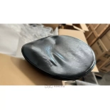 Friseurhocker MELVIN - glänzend schwarz - Zweite Wahl!